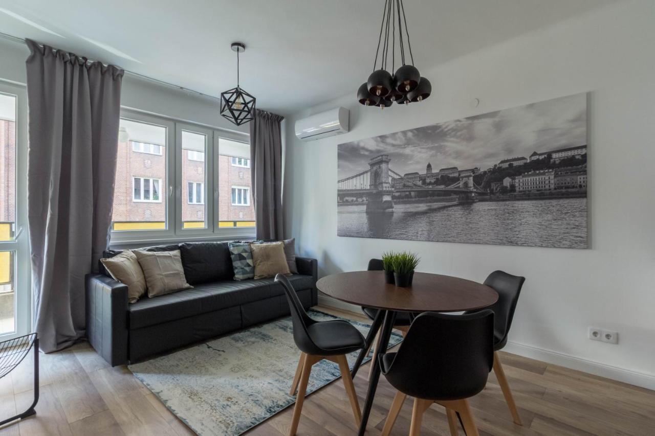 Standard Apartment By Hi5 - Madach Budapest Eksteriør billede